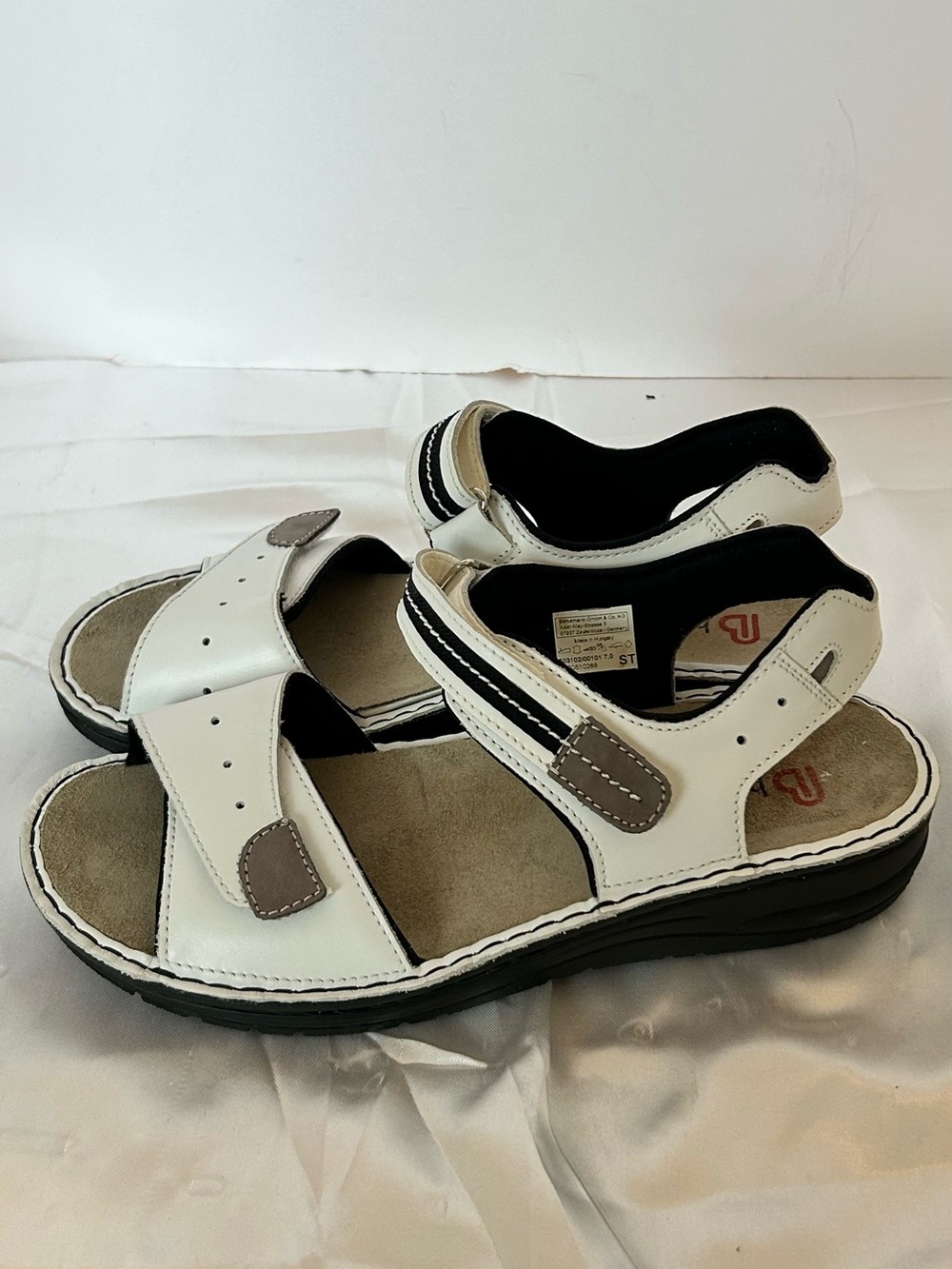 Berkemann Leni sandals white leather straps adjustable closure size 7